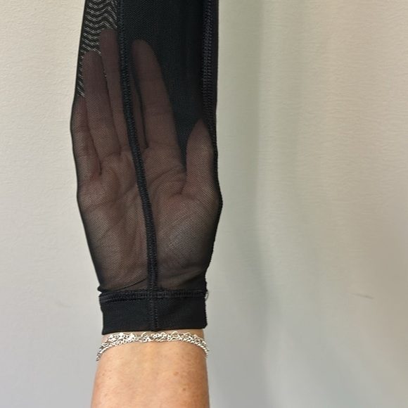 lululemon Align Super High Rise Pant Mesh Legs Black Stretch Back Black Logo - Picture 4 of 10